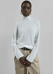 Matin Fine Cotton Knit Turtleneck - White