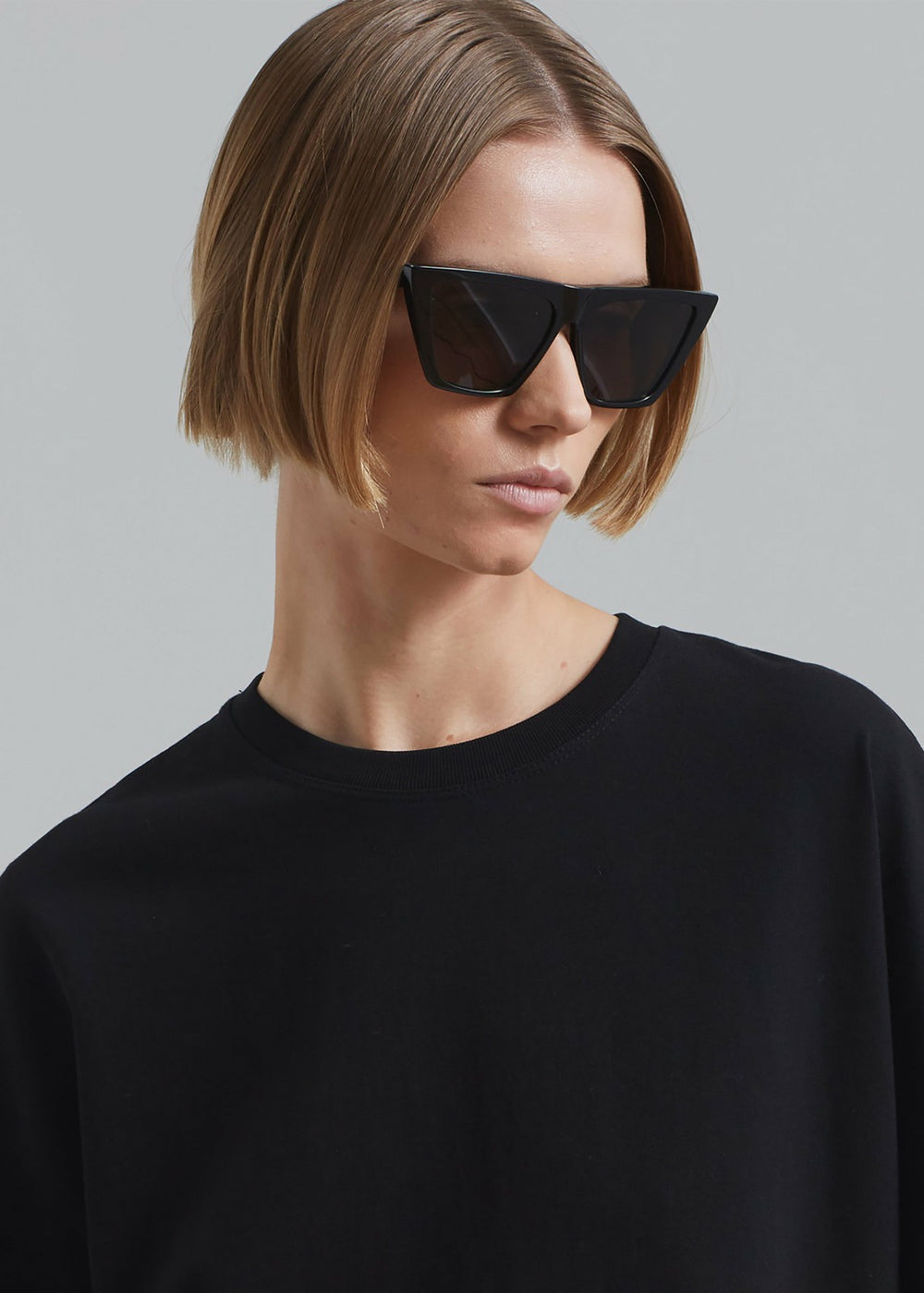 Avak Oversized Tee - Black