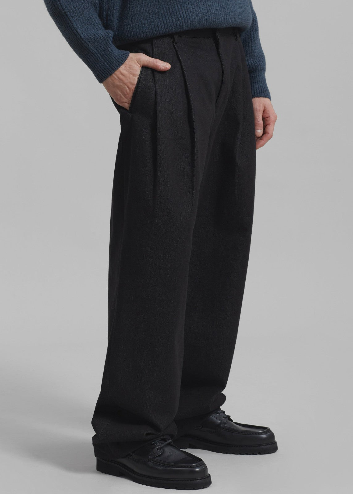 Stephen Pleated Denim Trousers - Black