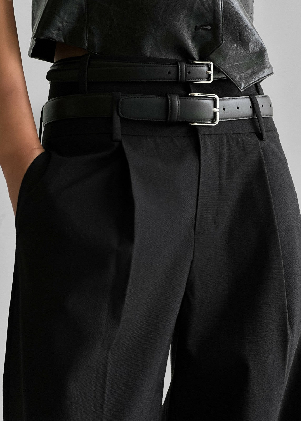 Olwen Pintuck Trousers - Black