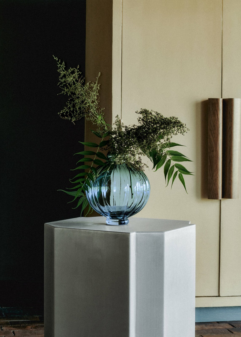 Louise Roe Glass Balloon Vase 01 - Blue