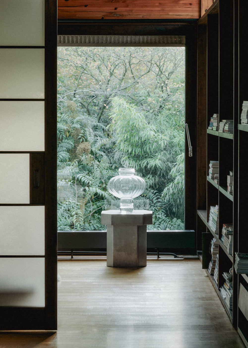 Louise Roe Glass Balloon Vase 02 - Clear