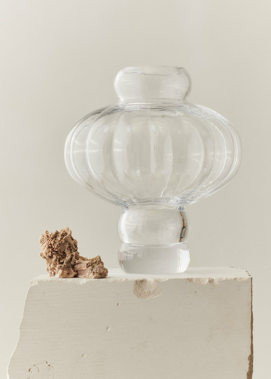 Louise Roe Glass Balloon Vase 02 - Clear