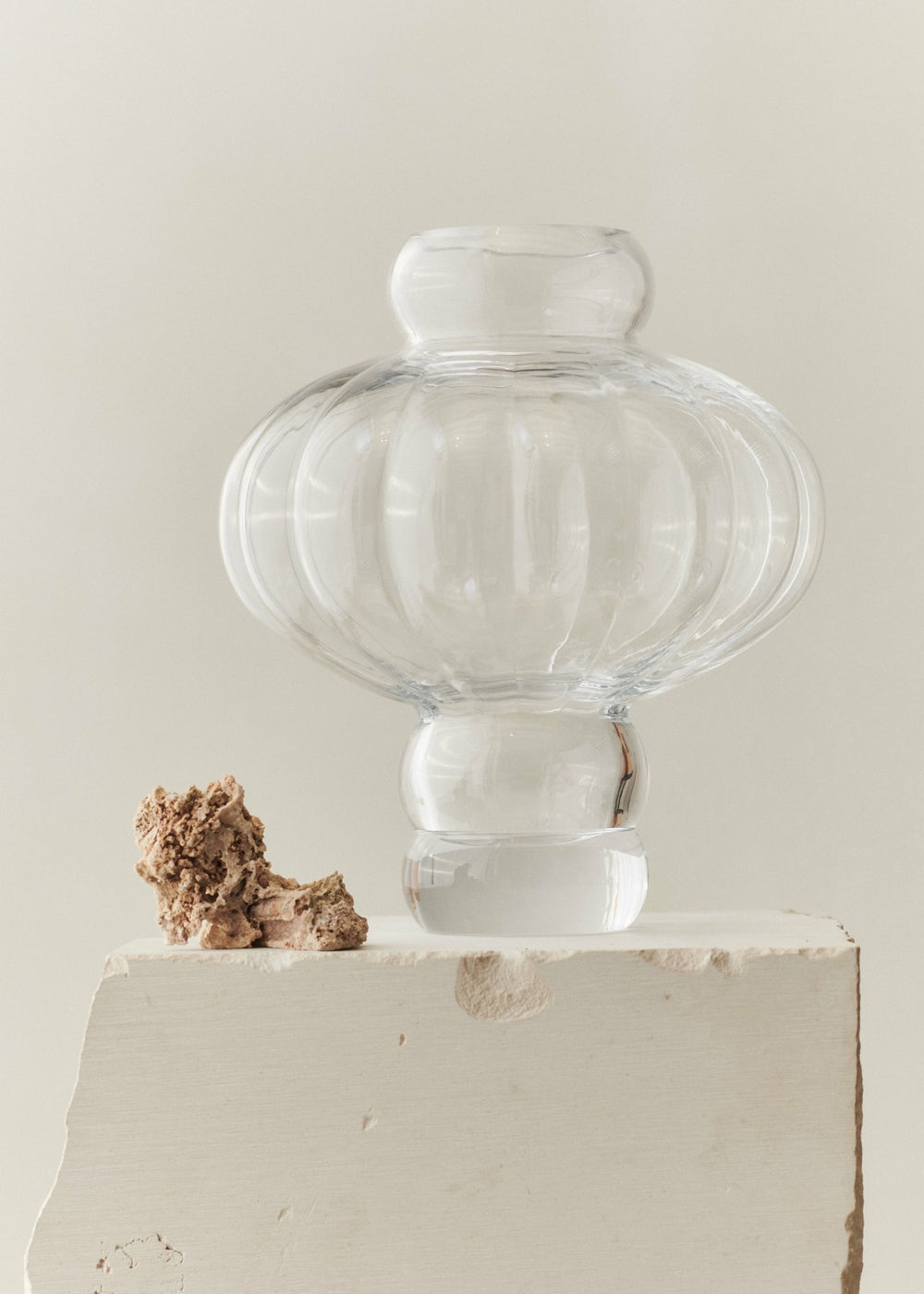 Louise Roe Glass Balloon Vase 02 - Clear
