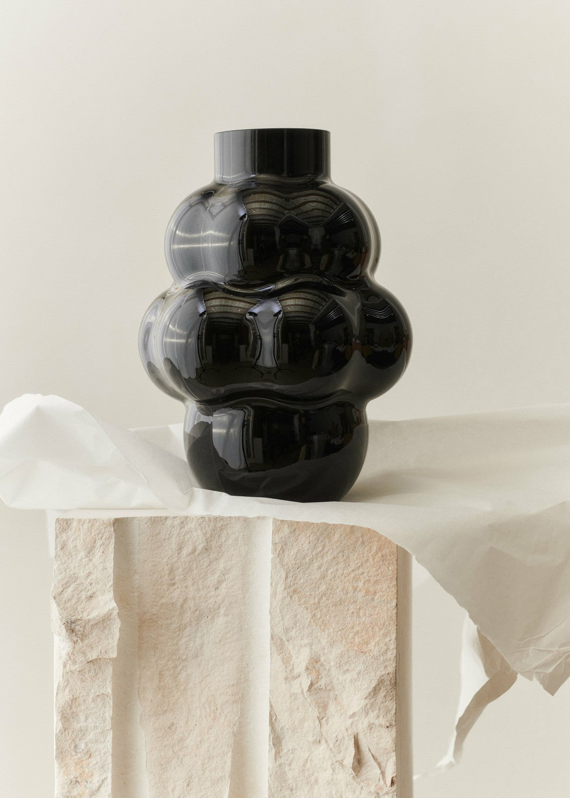 Louise Roe Glass Balloon Vase 04 - Black