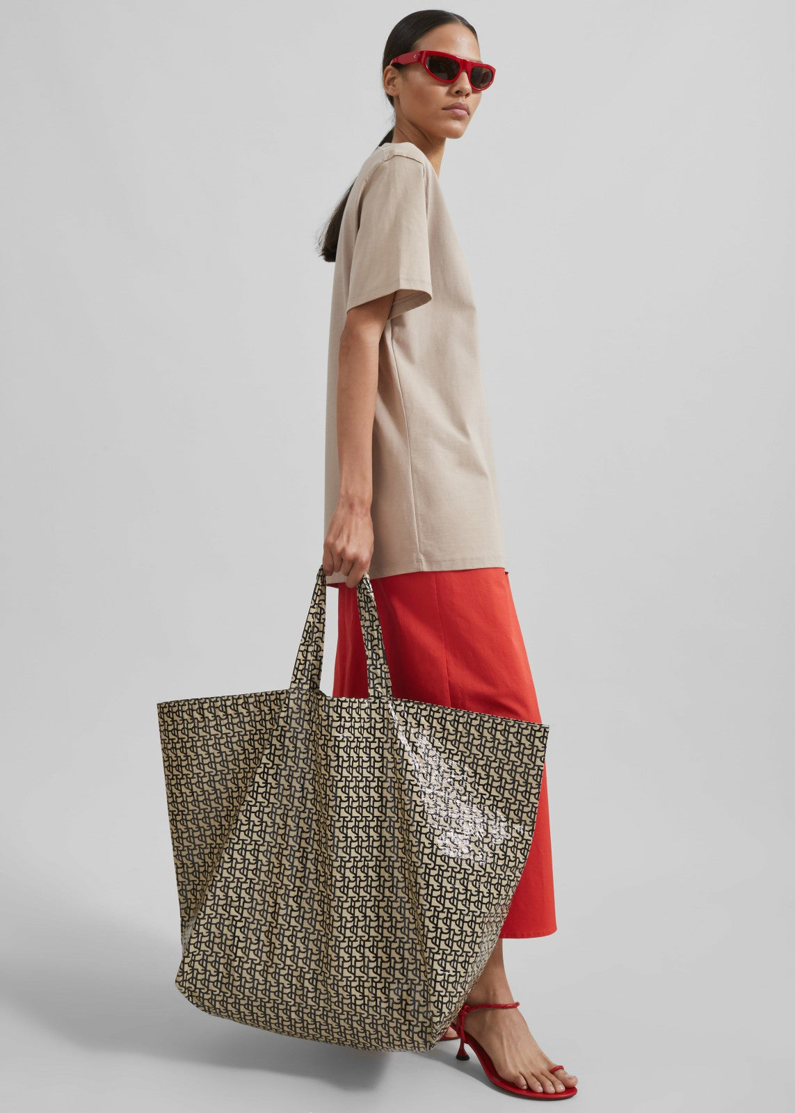 The Frankie Shop Oversized Tote - Black/Beige