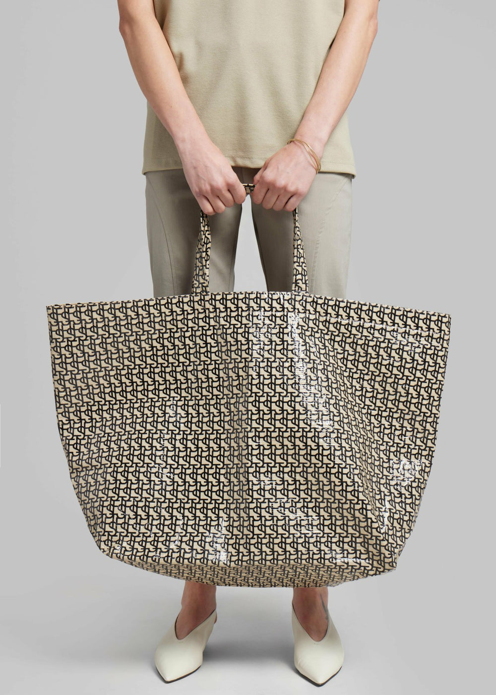 The Frankie Shop Oversized Tote - Black/Beige