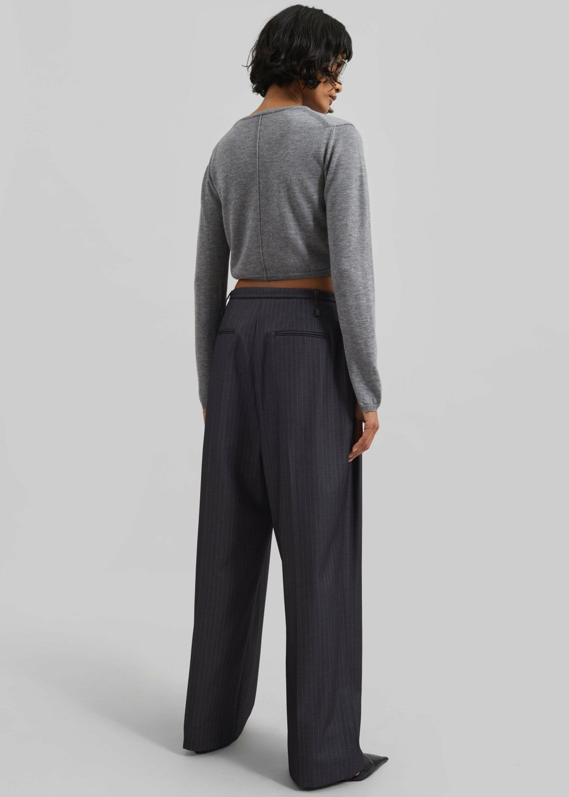 Veer Zip Cropped Sweater - Grey
