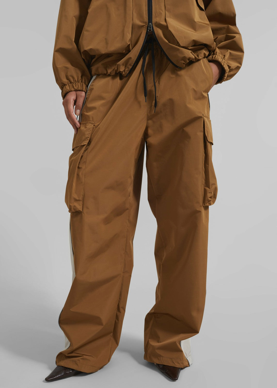 Navan Cargo Pants - Brown