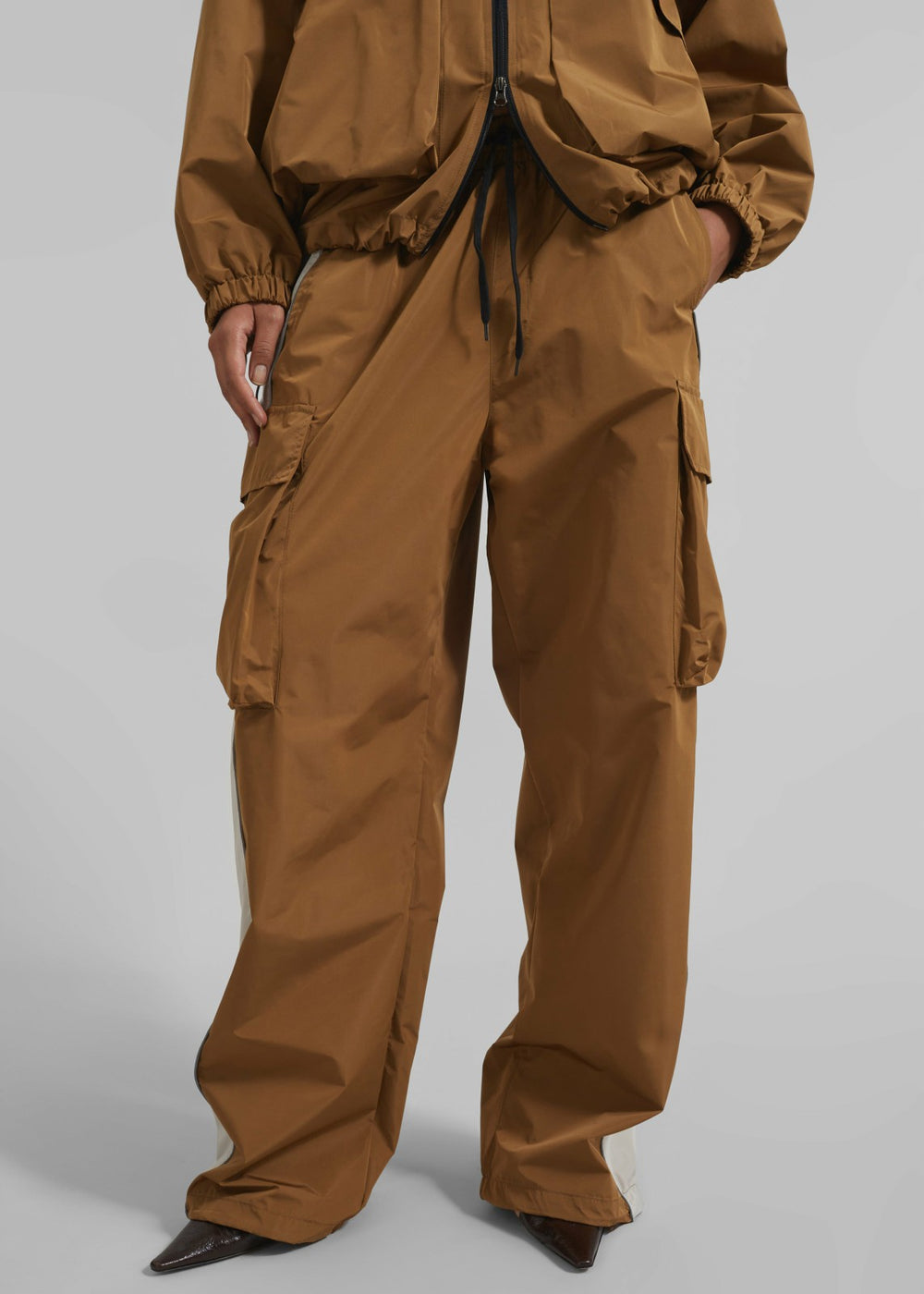 Navan Cargo Pants - Brown