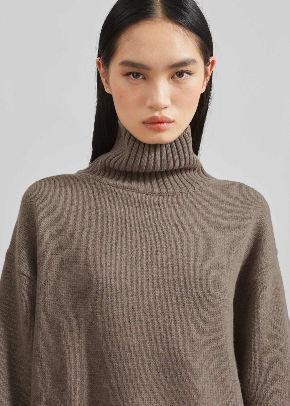 Odense Turtleneck Sweater - Brown