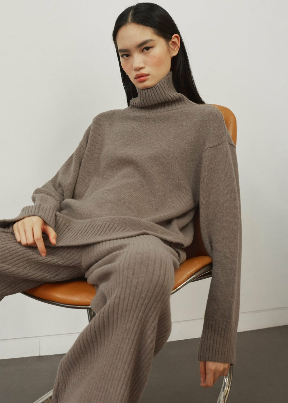 Odense Turtleneck Sweater - Brown