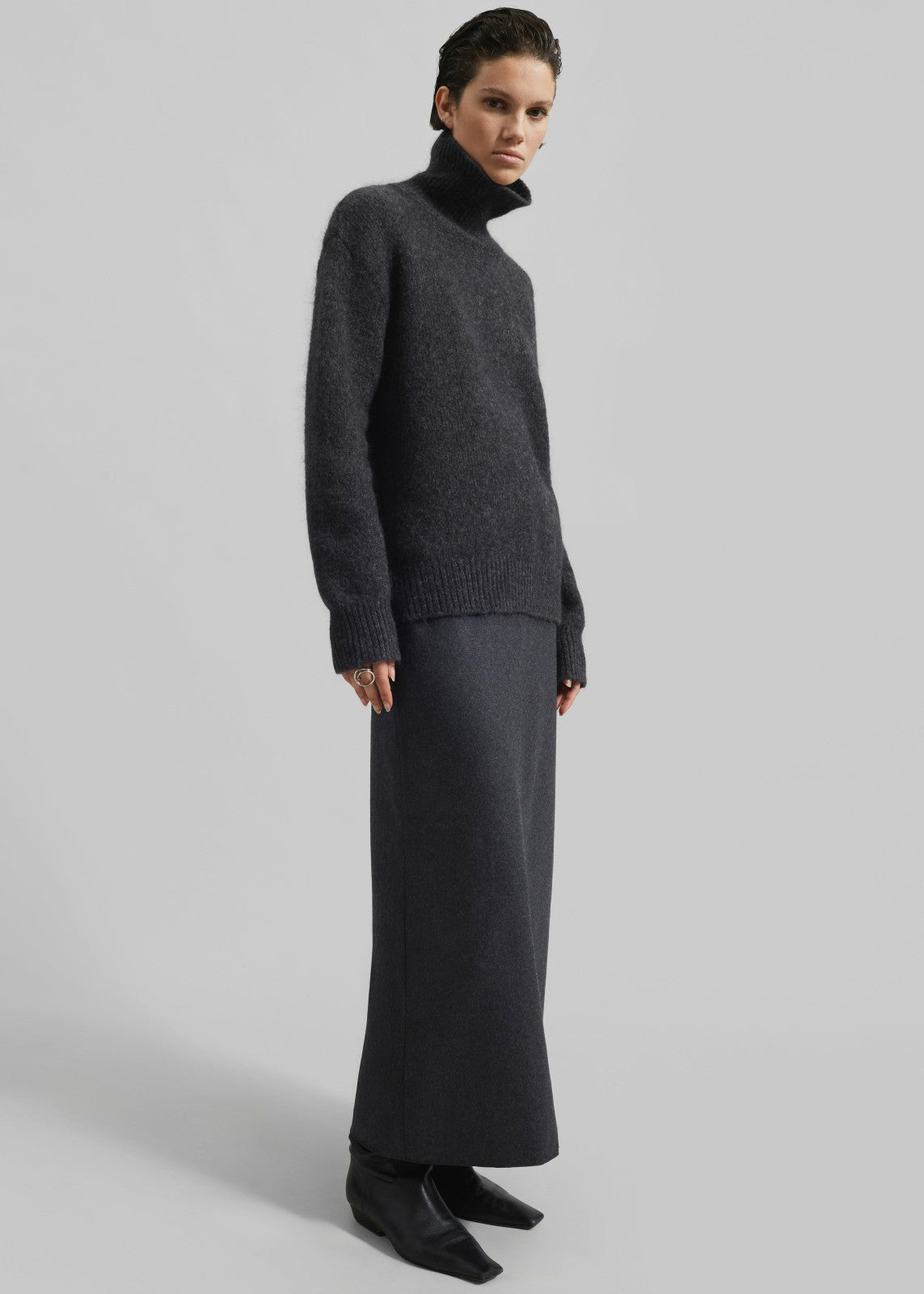 Moaen Turtleneck Sweater - Charcoal