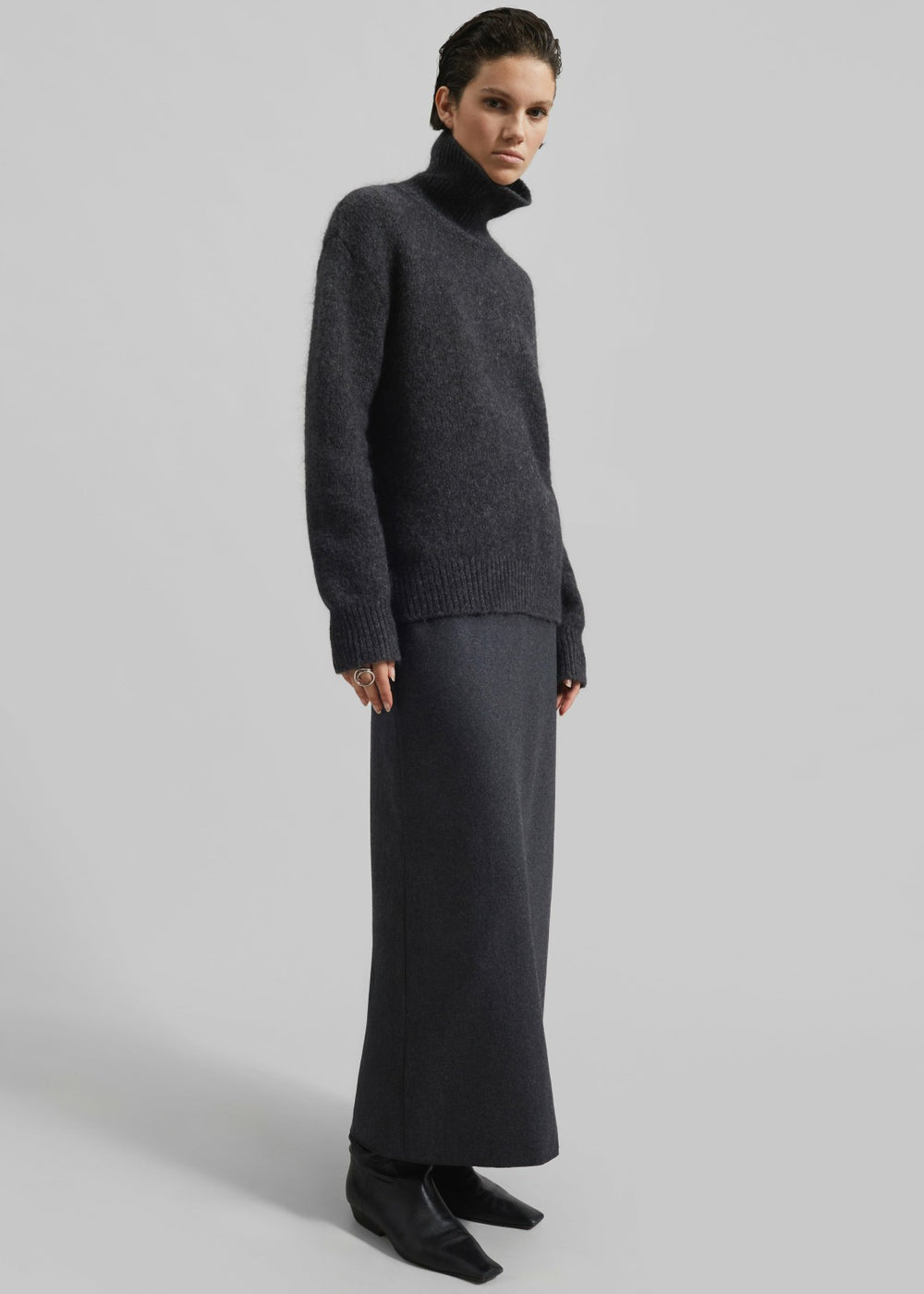Moaen Turtleneck Sweater - Charcoal
