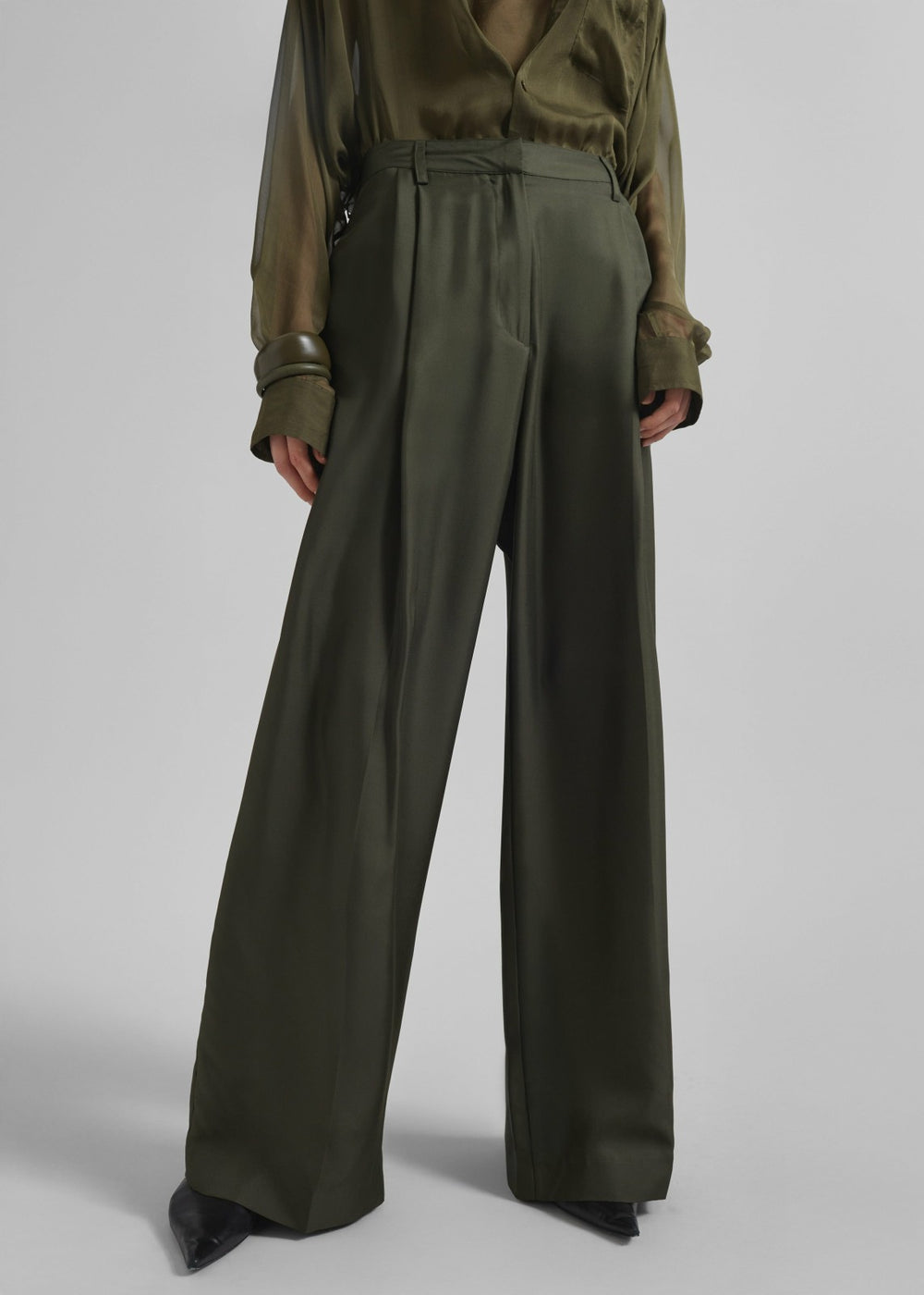 Marfa Pleated Silk Trousers - Khaki