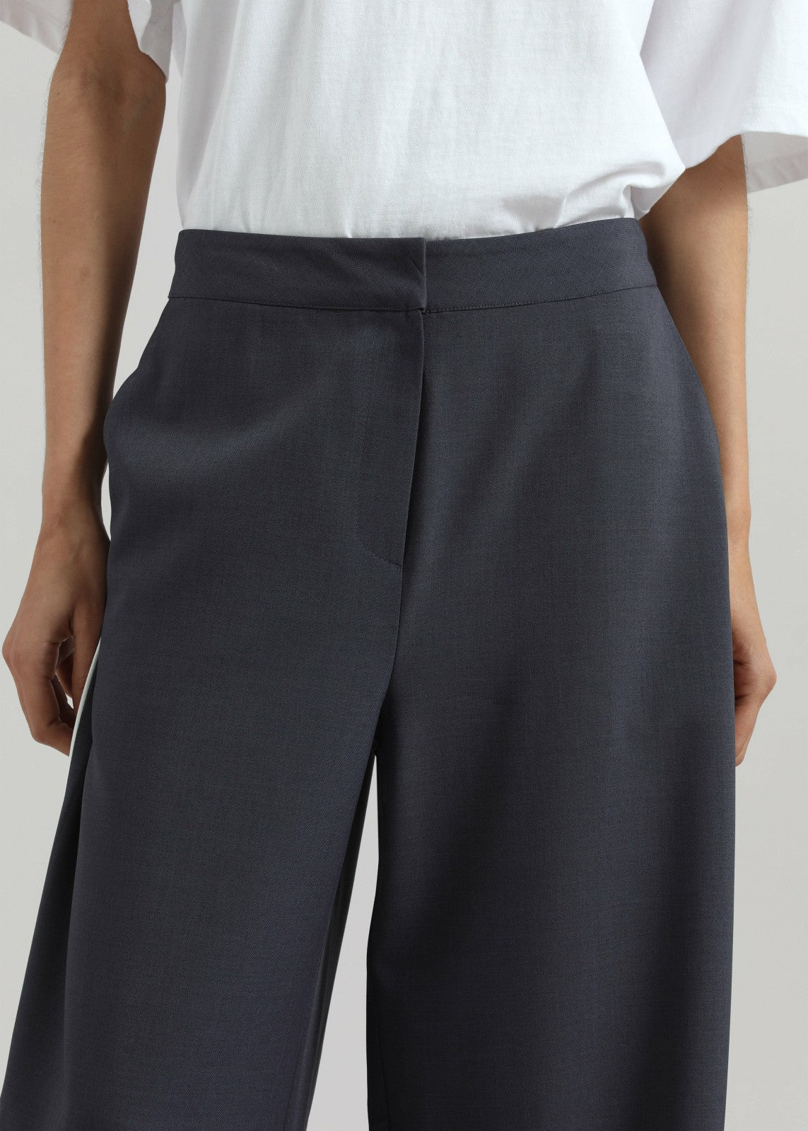Kemi Contrast Trim Pants - Dark Blue