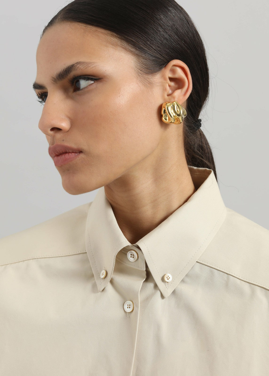Quenin Sleeveless Button Down Shirt - Beige