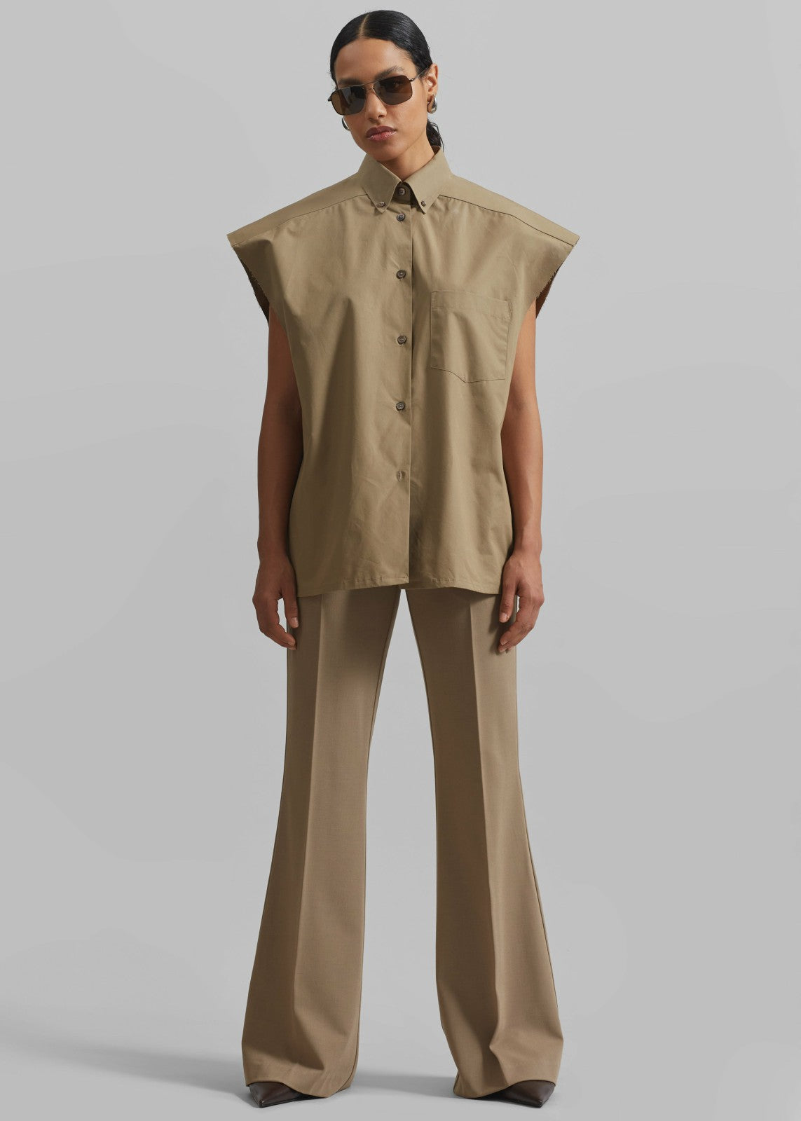 Quenin Sleeveless Button Down Shirt - Taupe