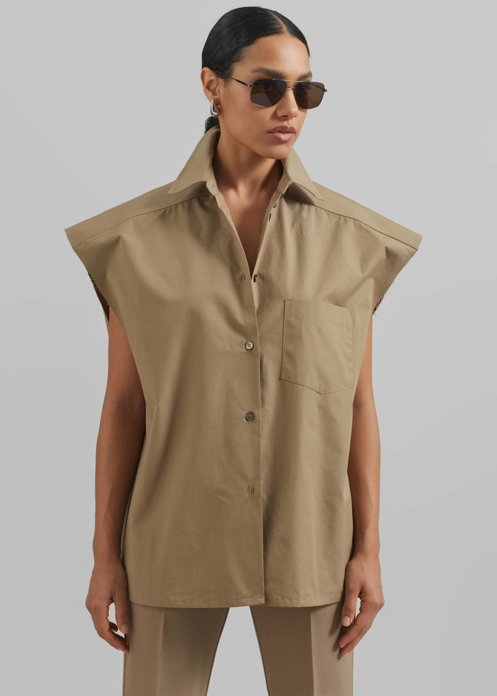 Quenin Sleeveless Button Down Shirt - Taupe