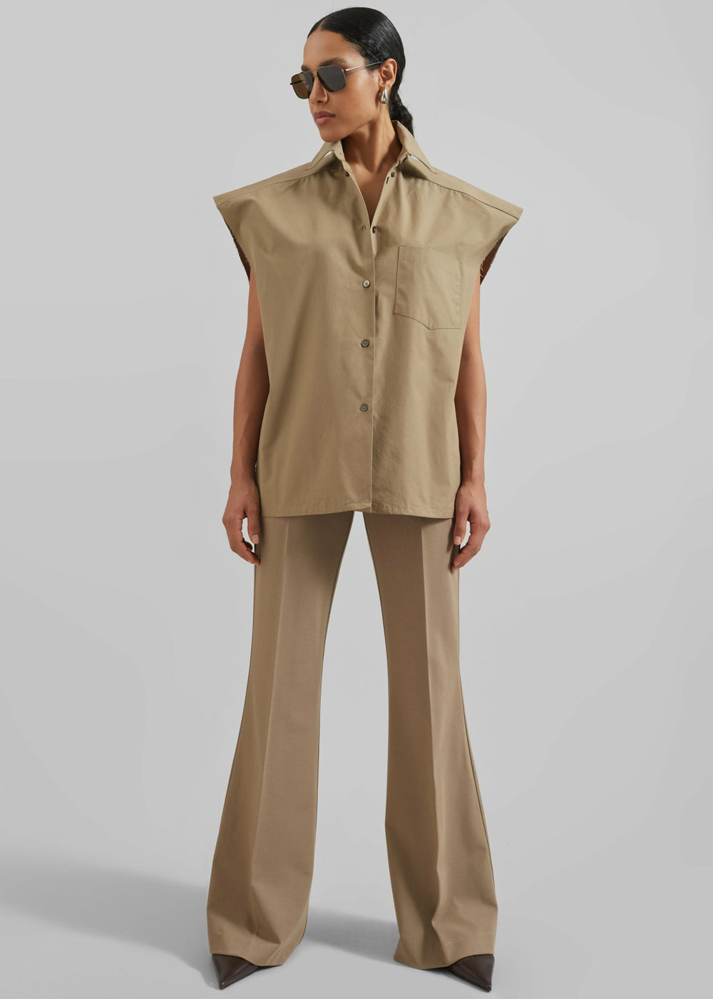 Quenin Sleeveless Button Down Shirt - Taupe