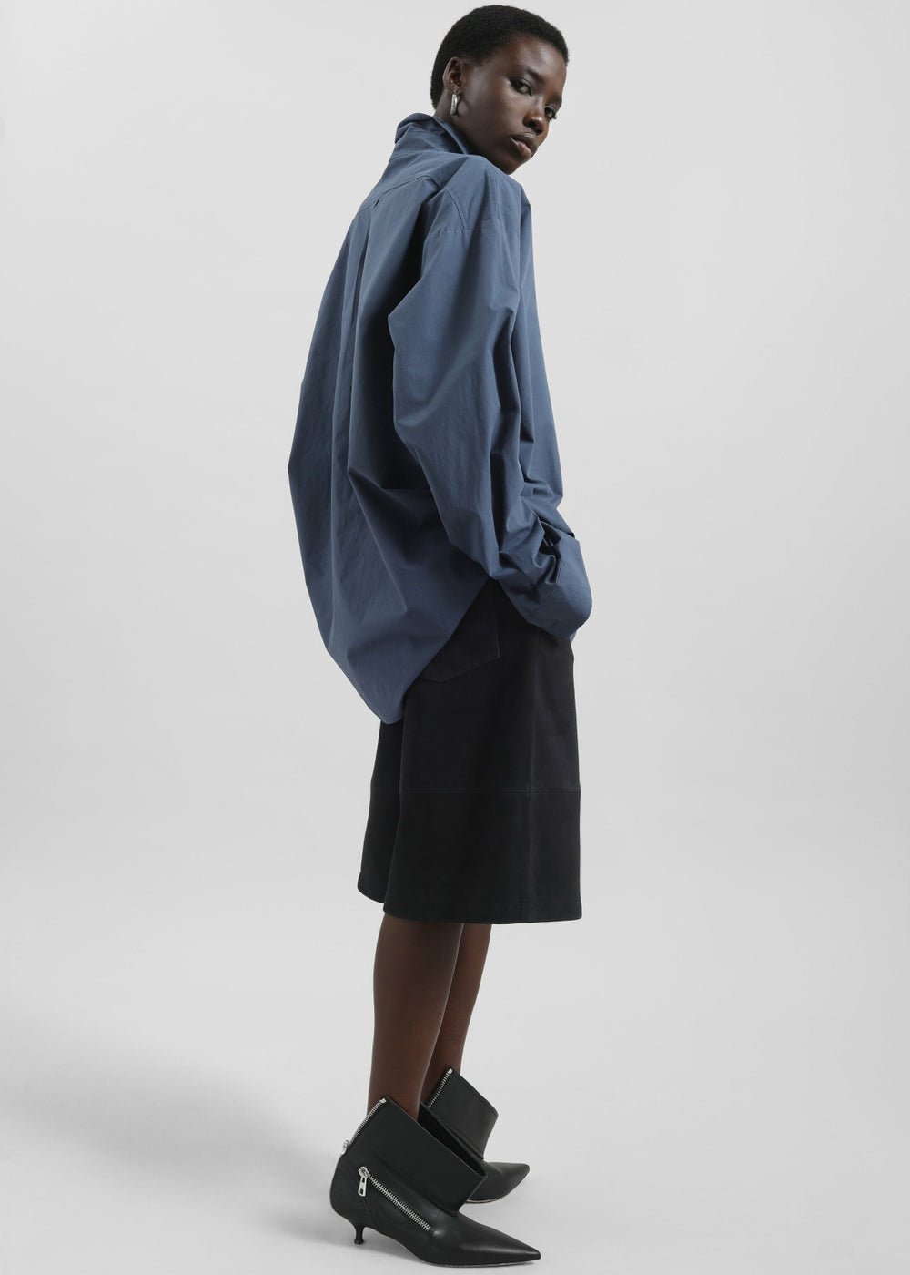 Dartsel Suede Bermuda Shorts - Navy