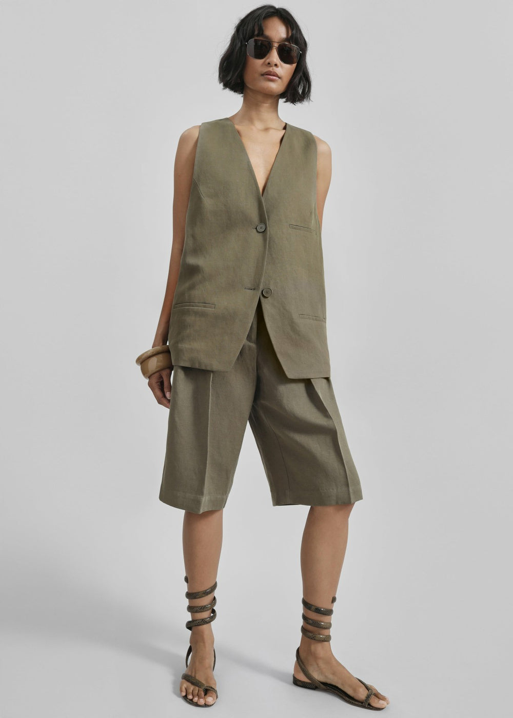 Bilbao Pleated Linen Bermuda Shorts - Khaki