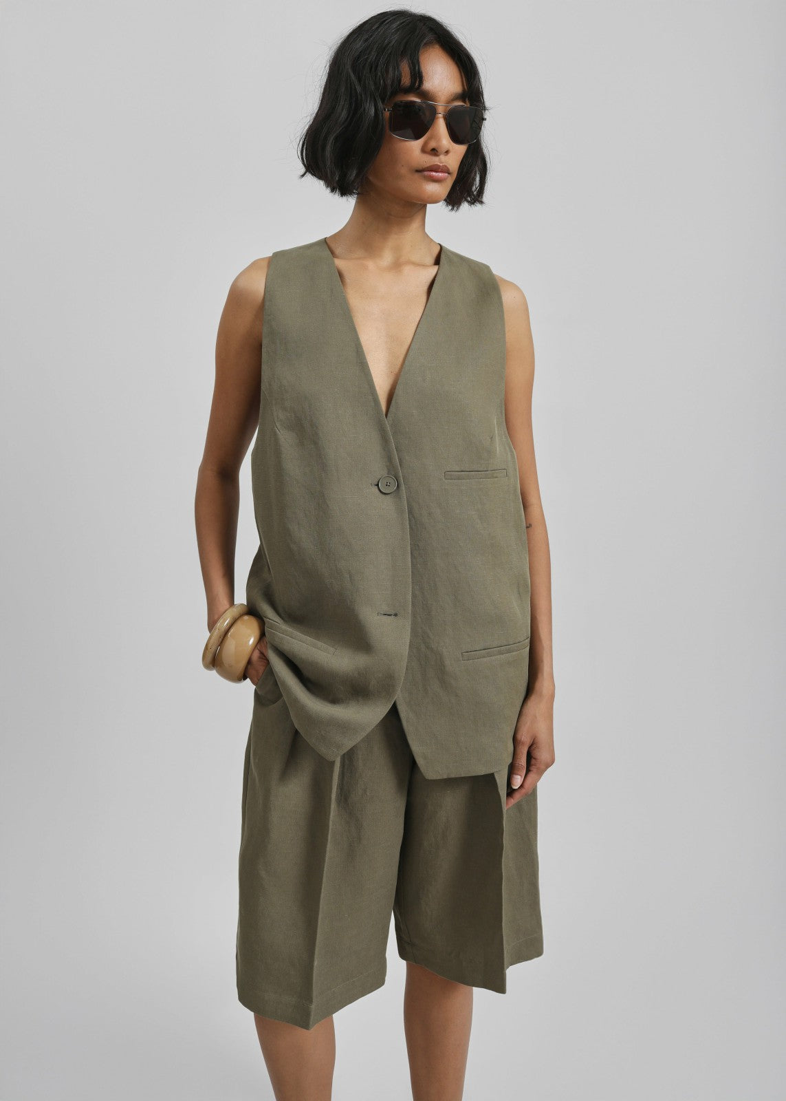 Bilbao Pleated Linen Bermuda Shorts - Khaki