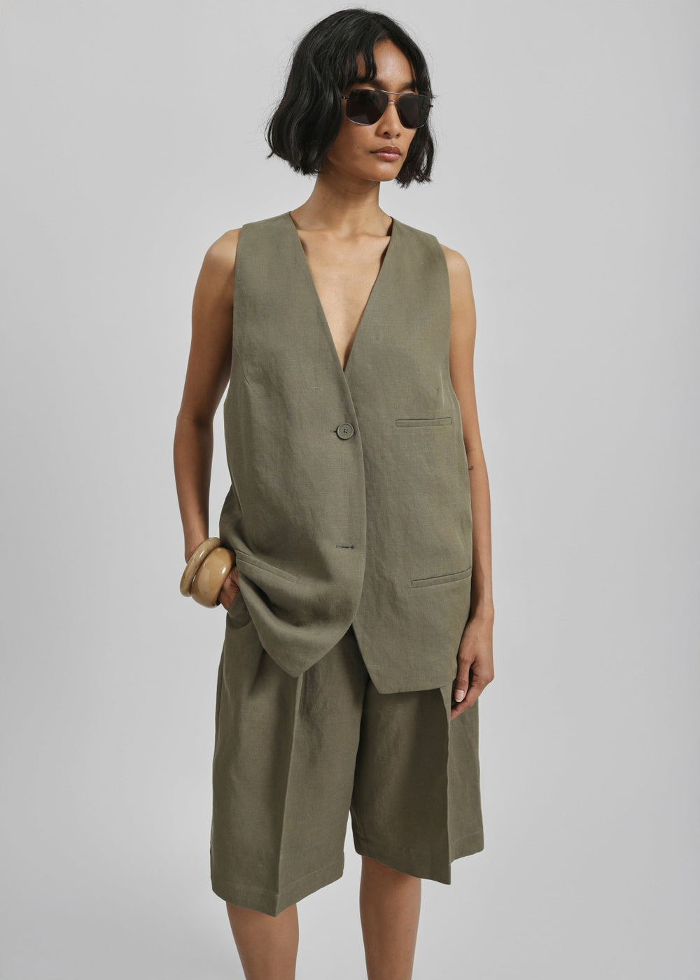 Bilbao Pleated Linen Bermuda Shorts - Khaki