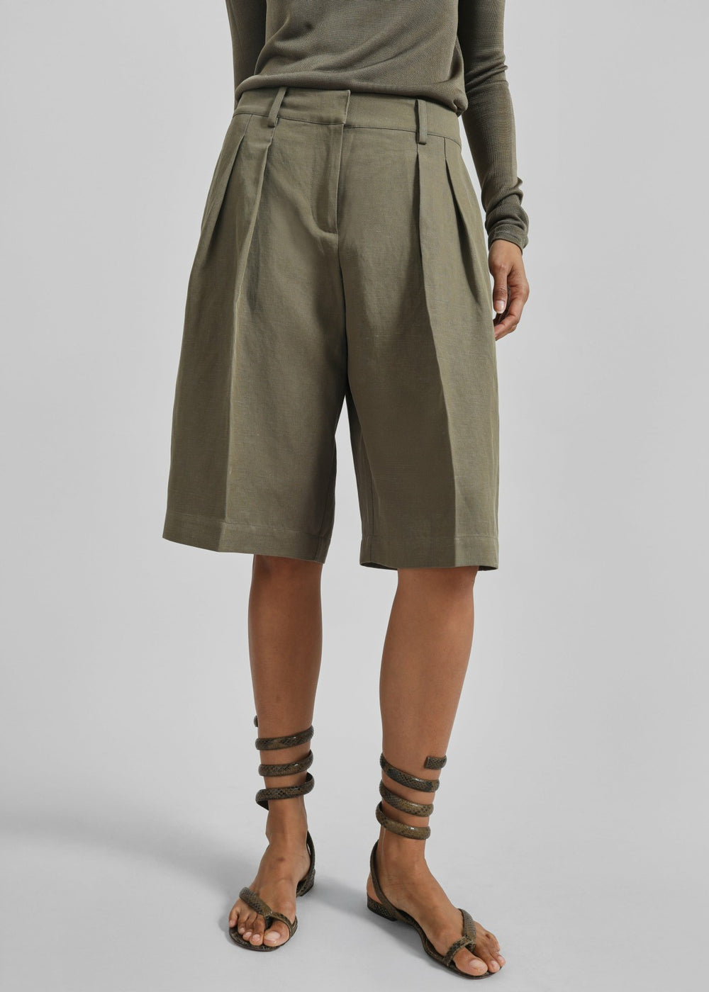Bilbao Pleated Linen Bermuda Shorts - Khaki