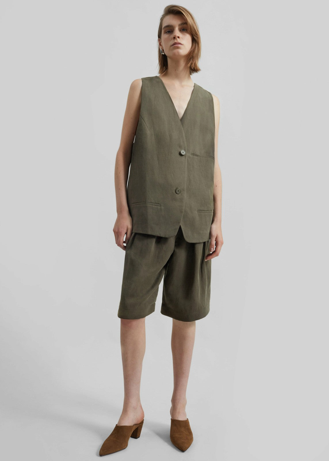Bilbao Pleated Linen Bermuda Shorts - Khaki